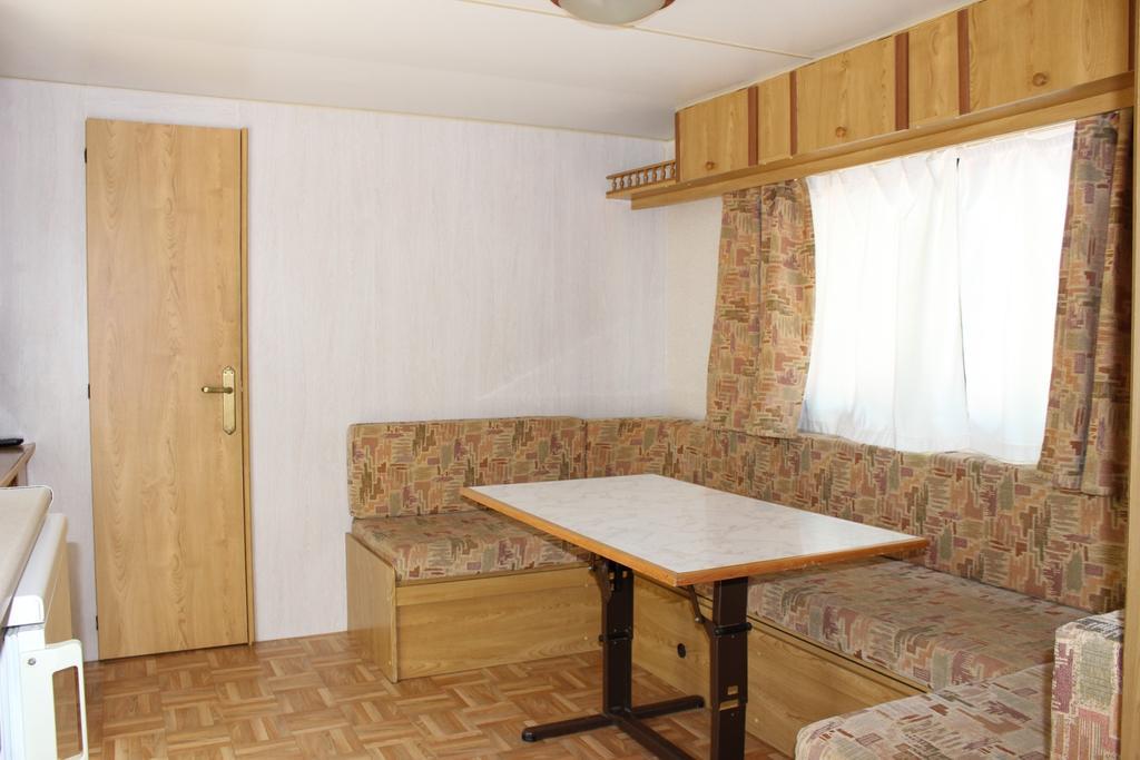 Bungalows Pena Montanesa Aínsa Pokoj fotografie